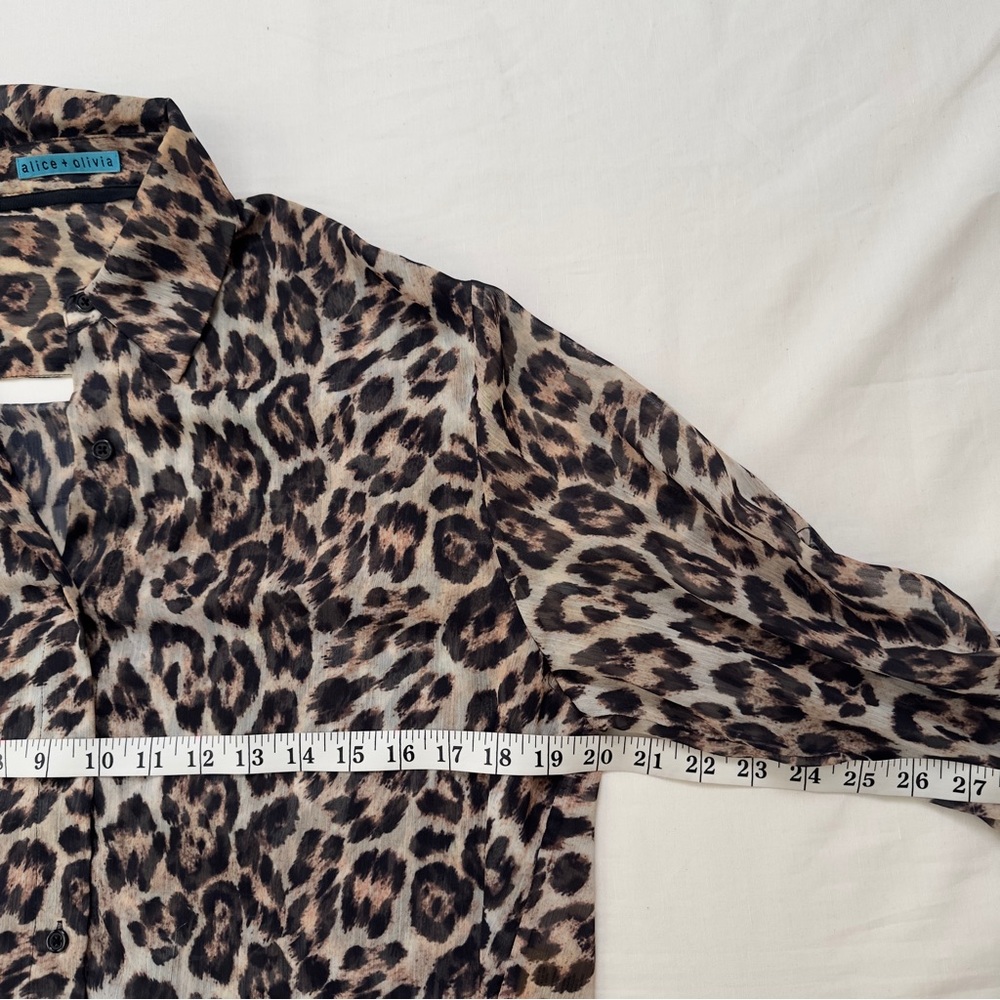 Alice + Olivia Leopard Print Button Down Shirt Size Large - Picture 5 of 7